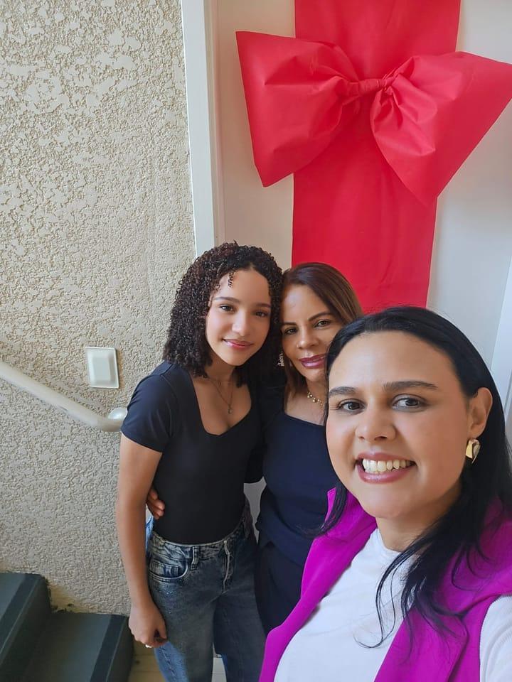 Clientes da Pamela Gomes no dia da entrega das chaves do novo imóvel